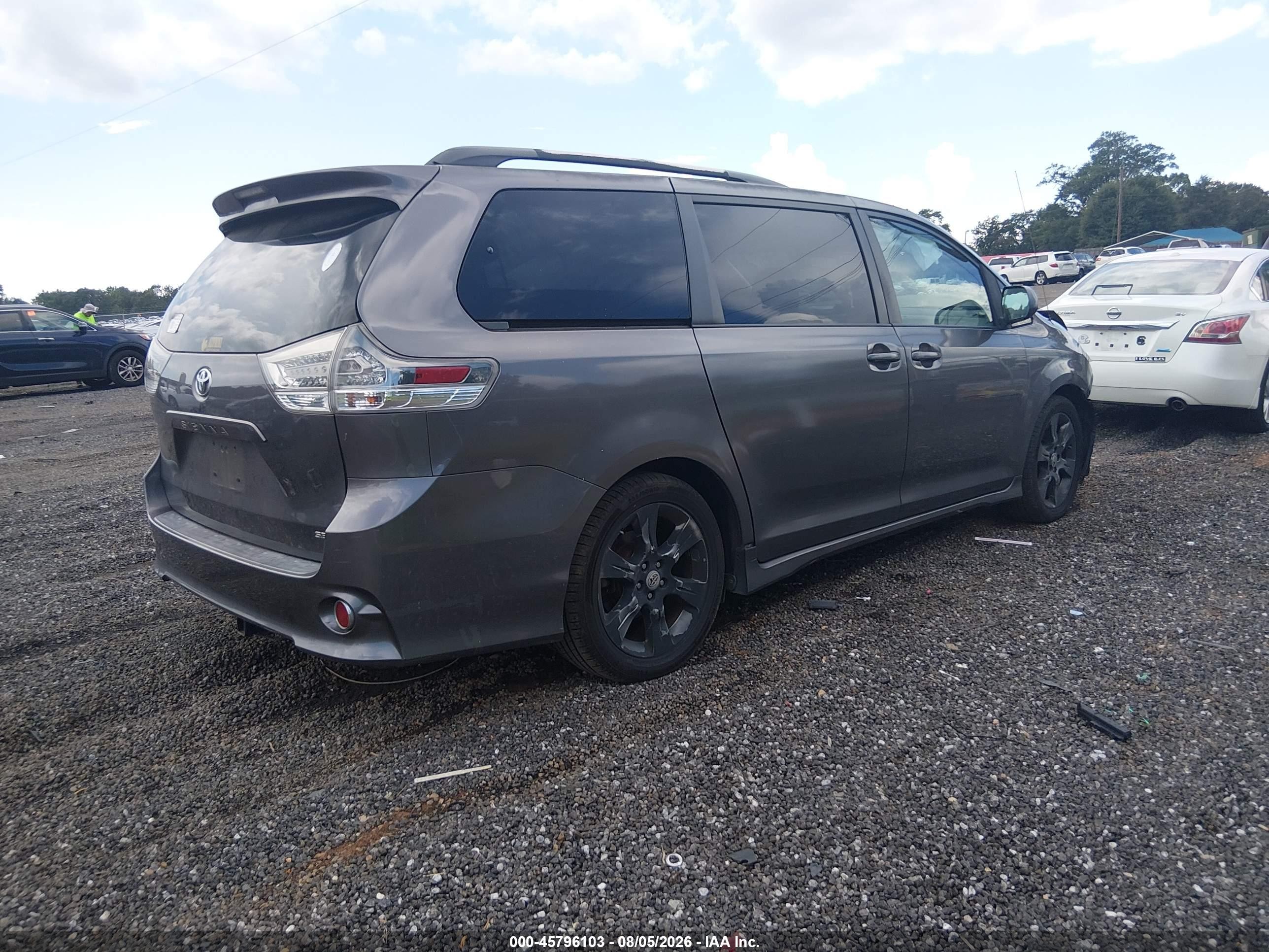 2011 Toyota Sienna Se Gray vin: 5TDXK3DC7BS100658