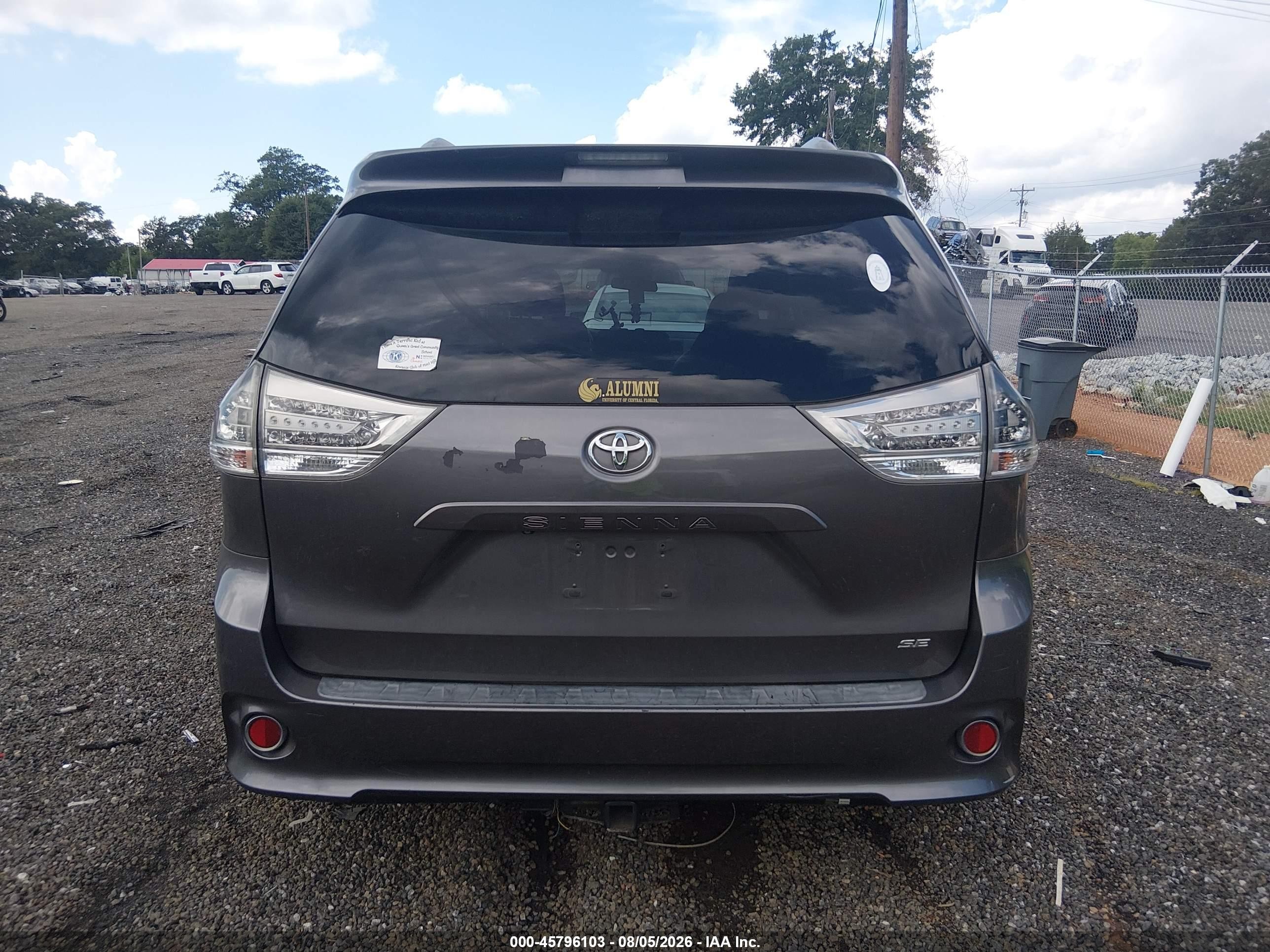 2011 Toyota Sienna Se Gray vin: 5TDXK3DC7BS100658