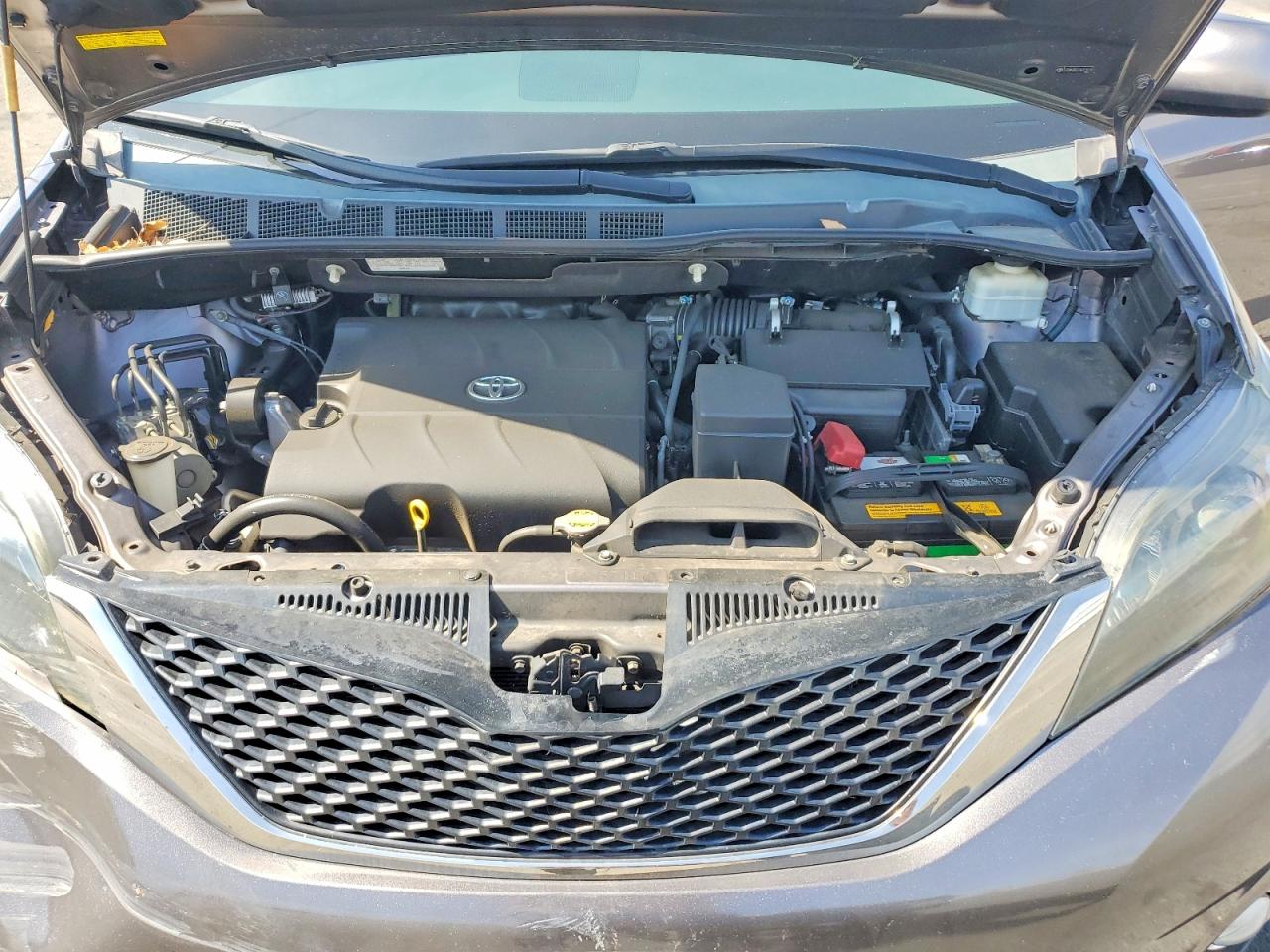 2012 Toyota Sienna Se 8-passenger Charcoal vin: 5TDXK3DC7CS221210