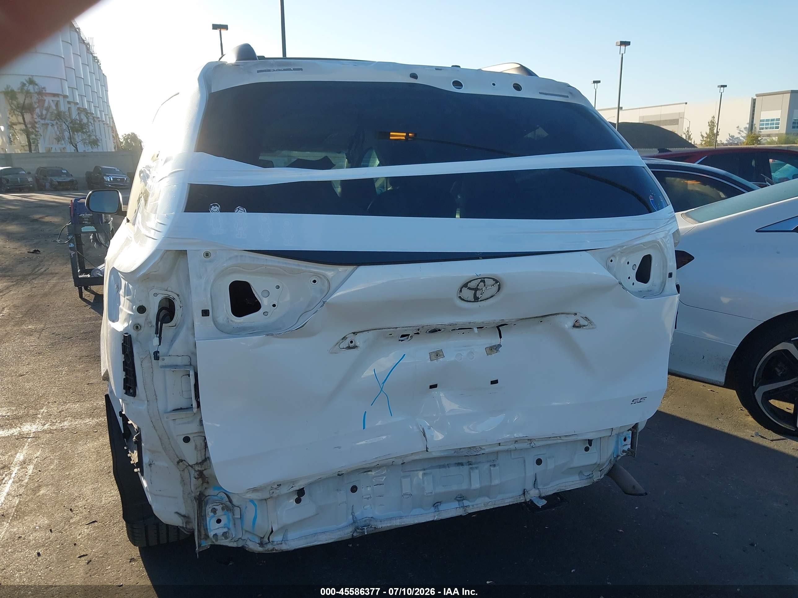 2012 Toyota Sienna Se 8 Passenger Белый vin: 5TDXK3DC7CS225919