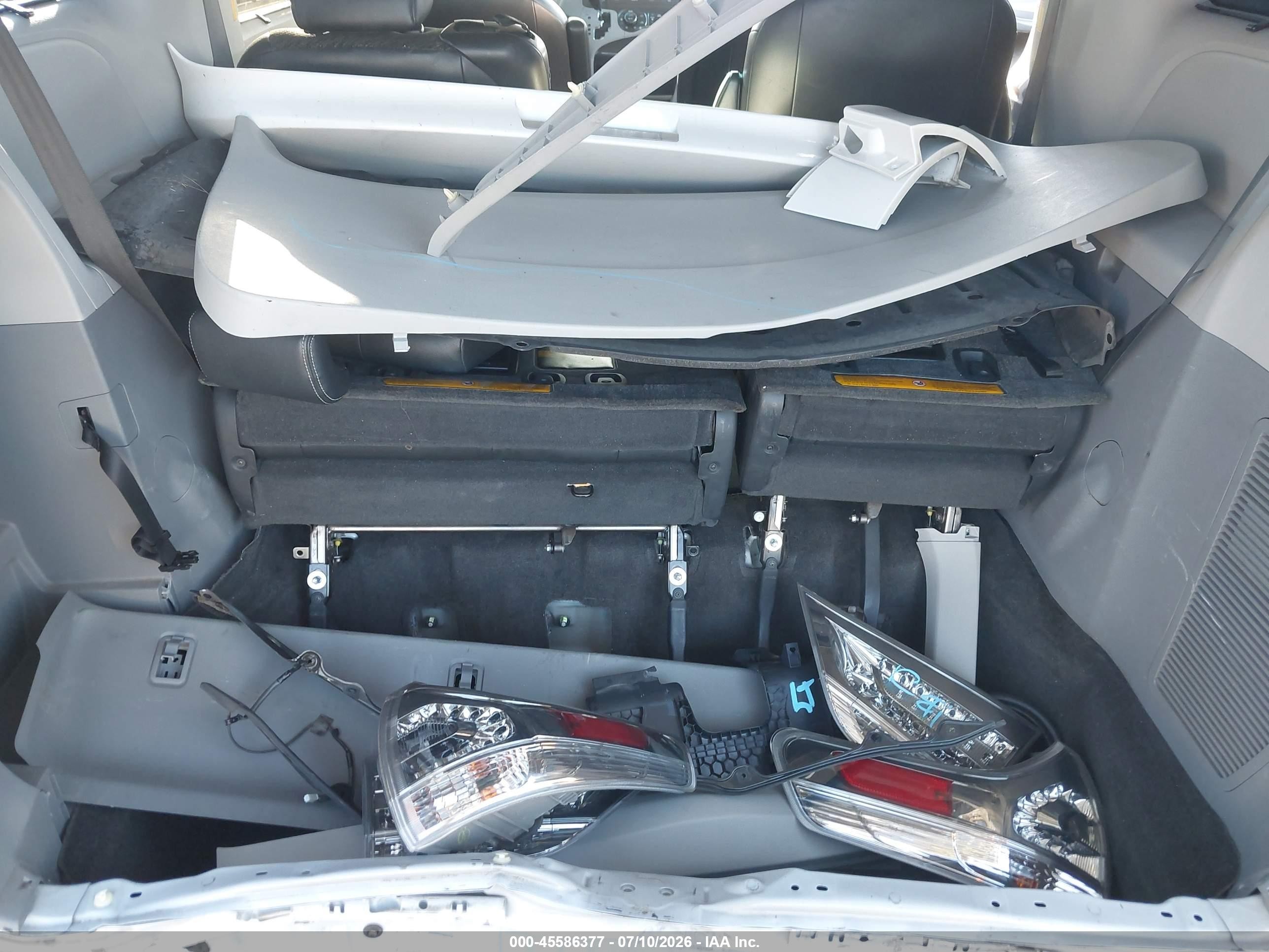 2012 Toyota Sienna Se 8 Passenger Белый vin: 5TDXK3DC7CS225919