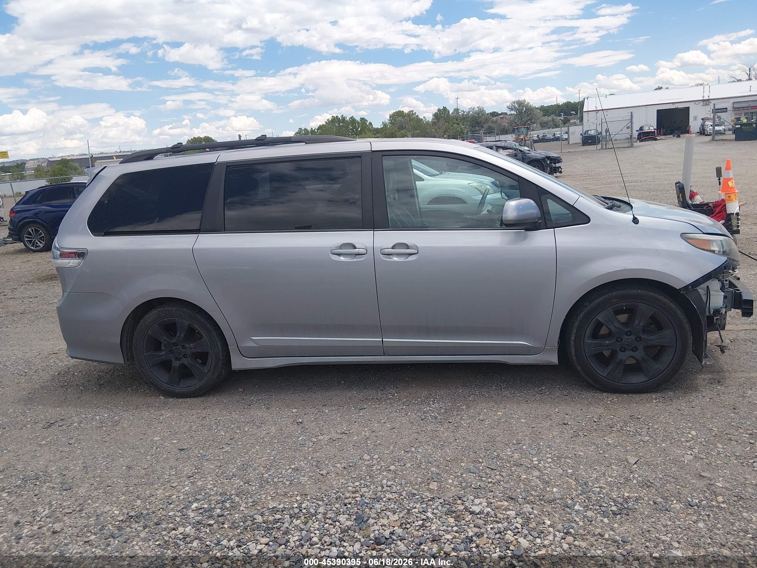 2012 Toyota Sienna Se 8 Passenger Silver vin: 5TDXK3DC7CS230313