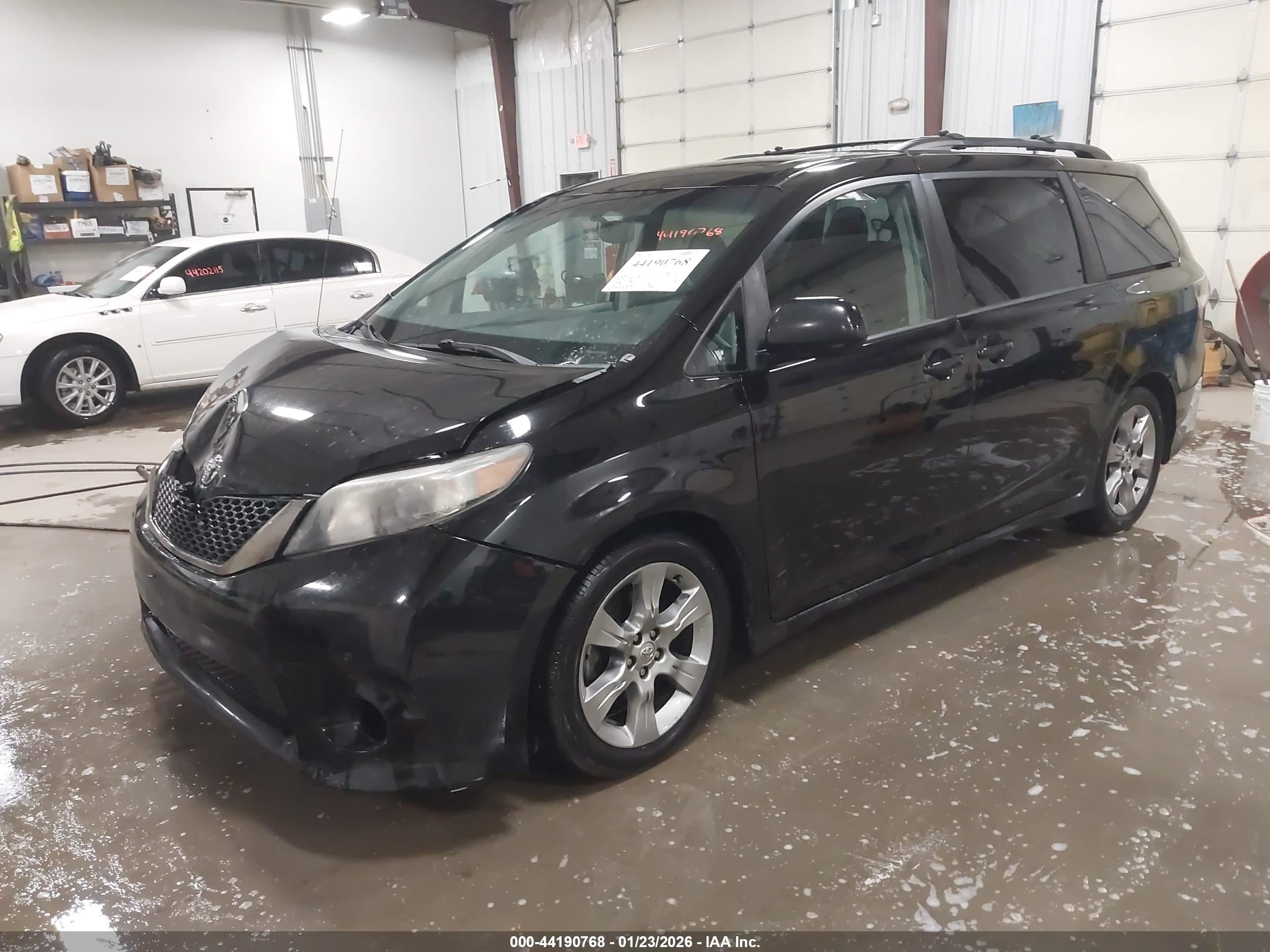 2012 Toyota Sienna Se 8 Passenger Black vin: 5TDXK3DC7CS261318