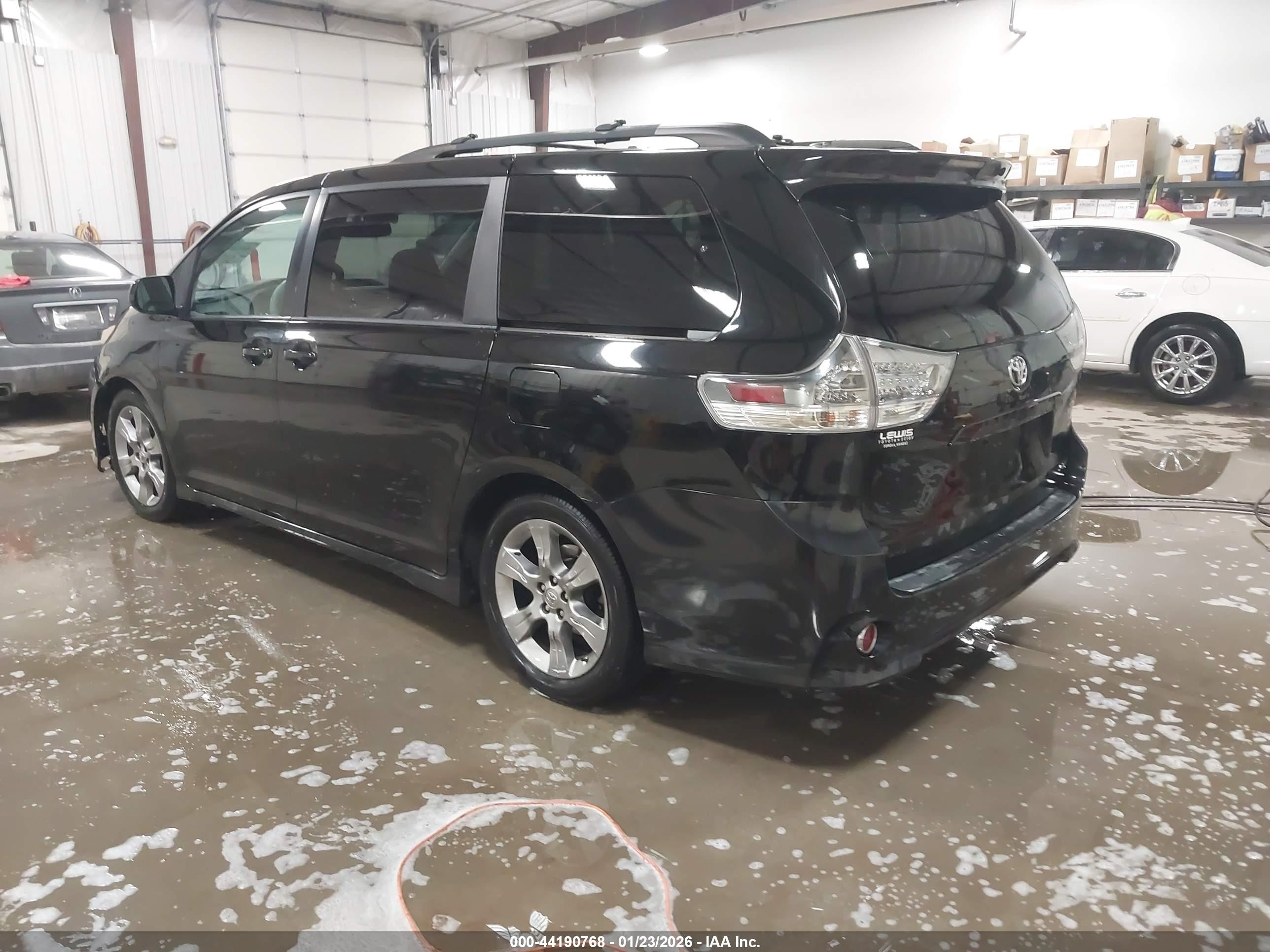 2012 Toyota Sienna Se 8 Passenger Black vin: 5TDXK3DC7CS261318
