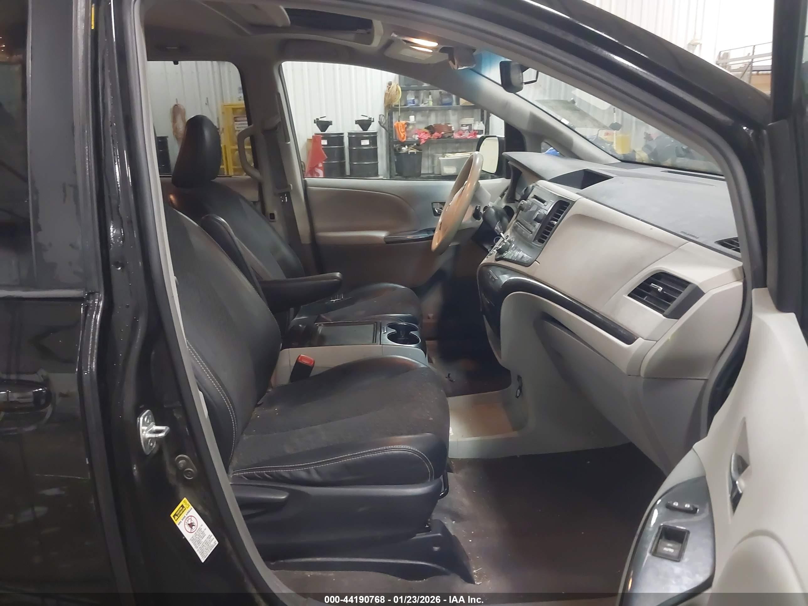 2012 Toyota Sienna Se 8 Passenger Black vin: 5TDXK3DC7CS261318