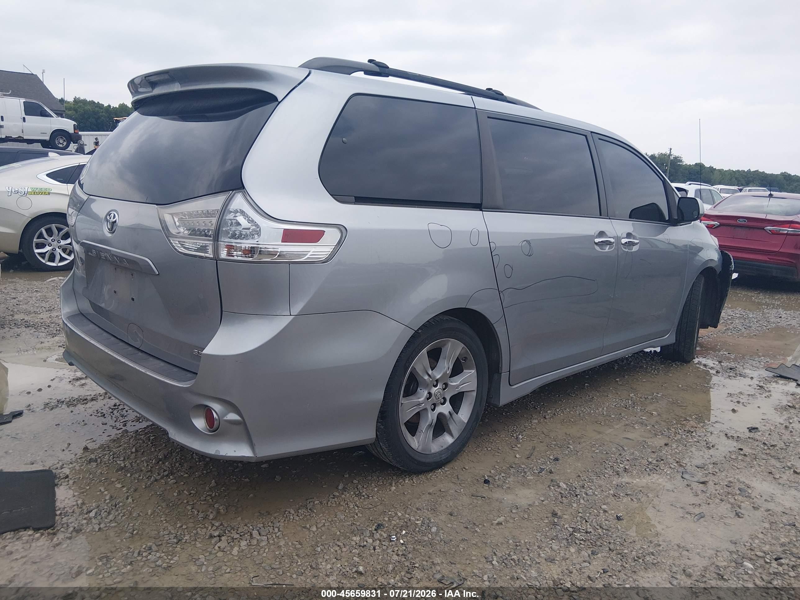 2013 Toyota Sienna Se 8 Passenger Gray vin: 5TDXK3DC7DS373909