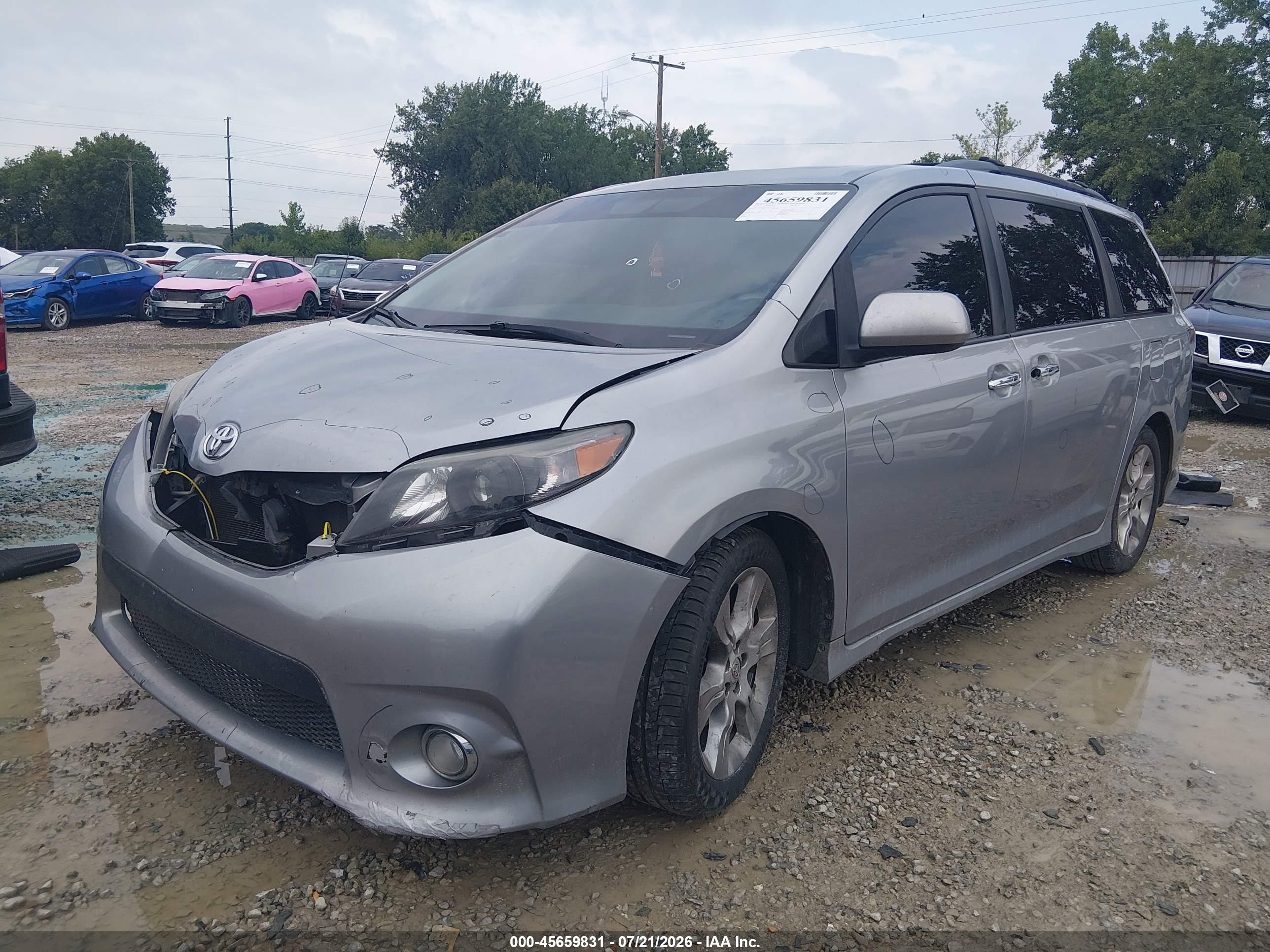 2013 Toyota Sienna Se 8 Passenger Gray vin: 5TDXK3DC7DS373909