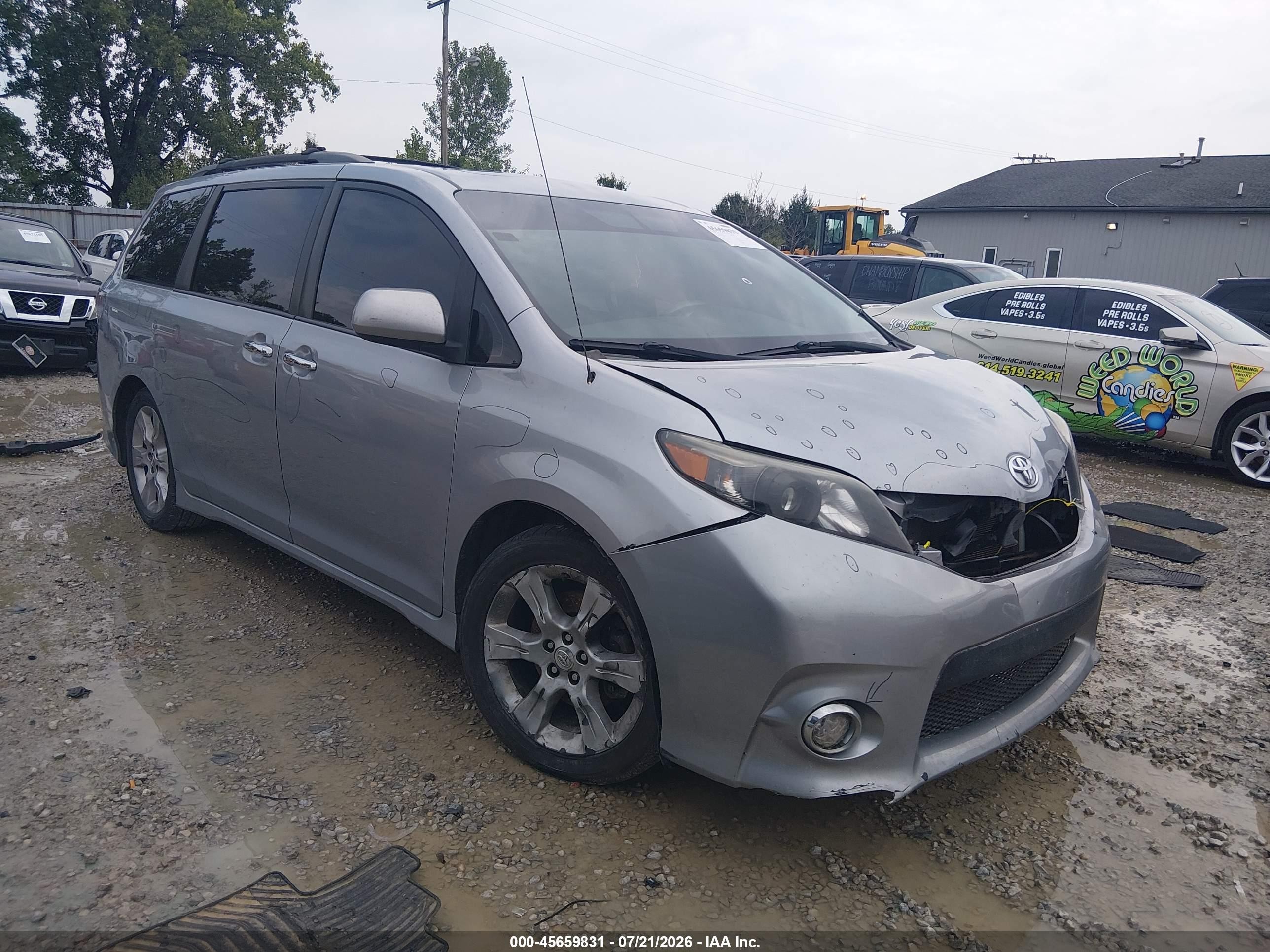 2013 Toyota Sienna Se 8 Passenger Gray vin: 5TDXK3DC7DS373909