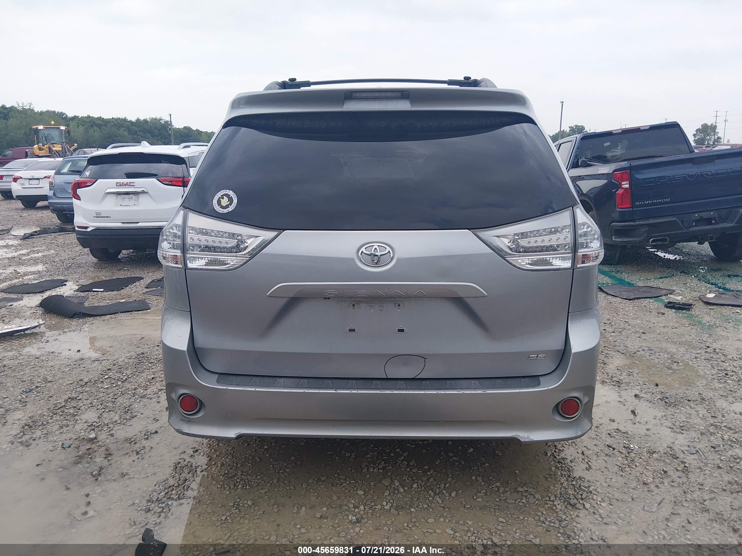 2013 Toyota Sienna Se 8 Passenger Gray vin: 5TDXK3DC7DS373909