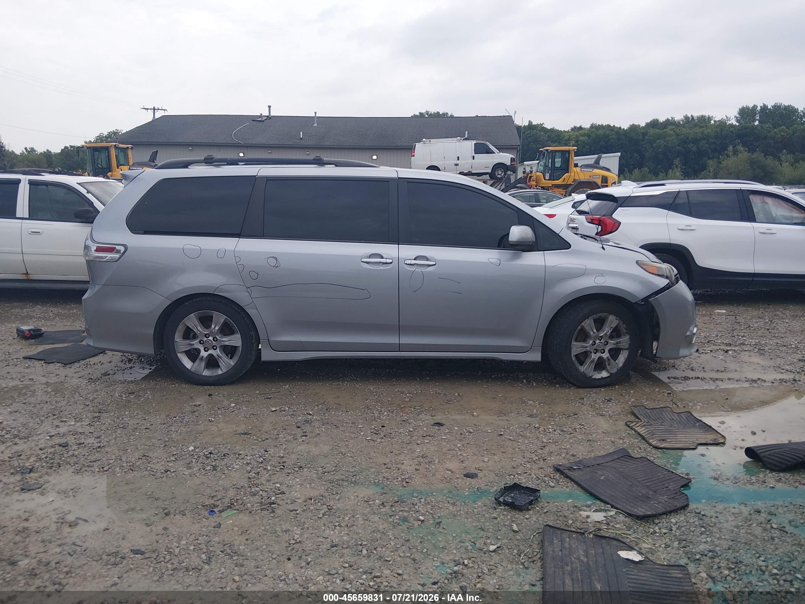 2013 Toyota Sienna Se 8 Passenger Gray vin: 5TDXK3DC7DS373909