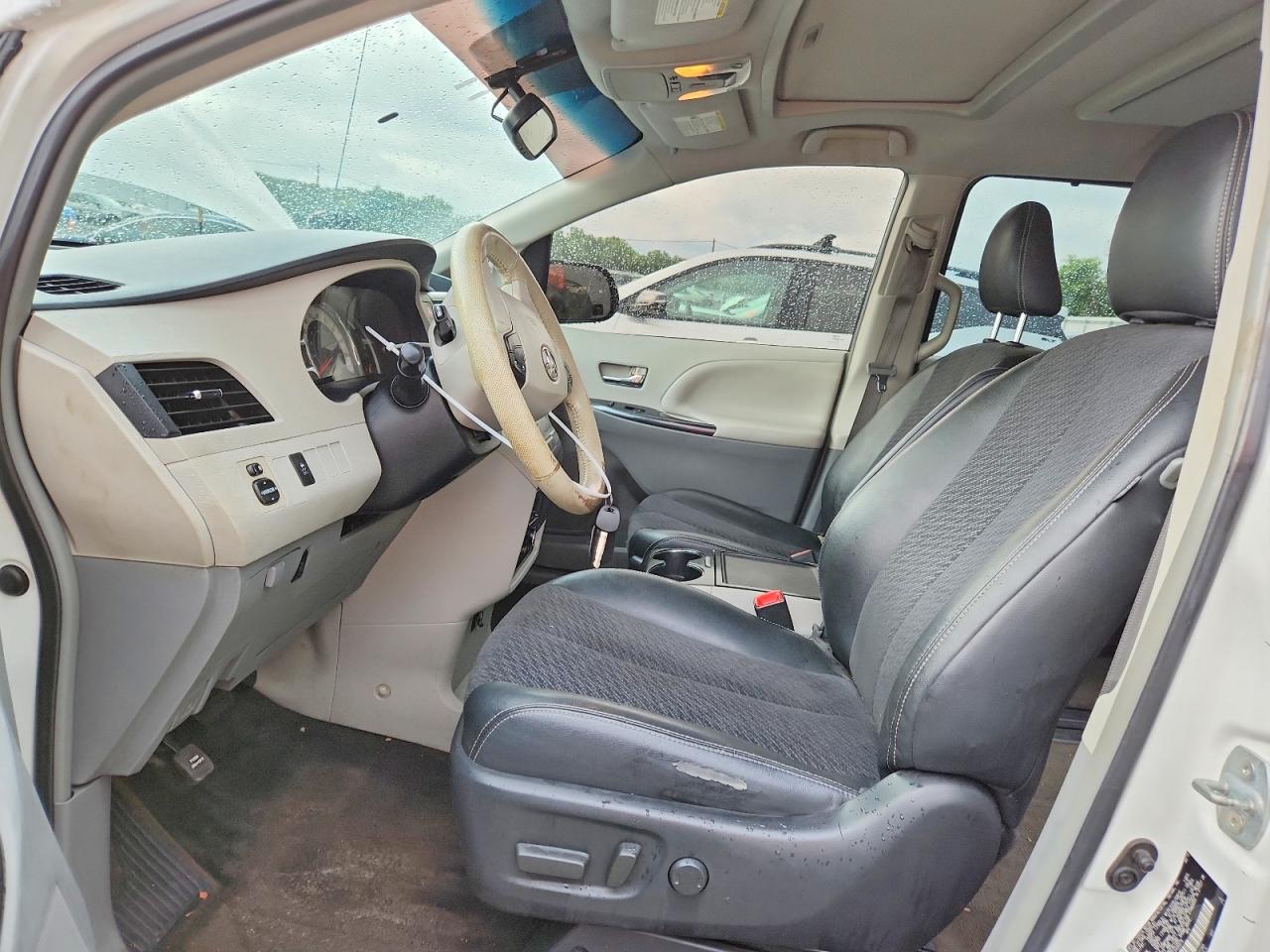 2014 Toyota Sienna Sport White vin: 5TDXK3DC7ES405579