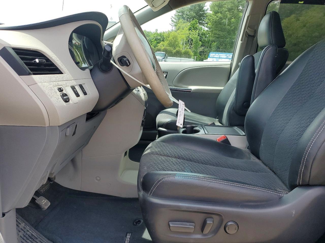 2014 Toyota Sienna Sport Silver vin: 5TDXK3DC7ES423077