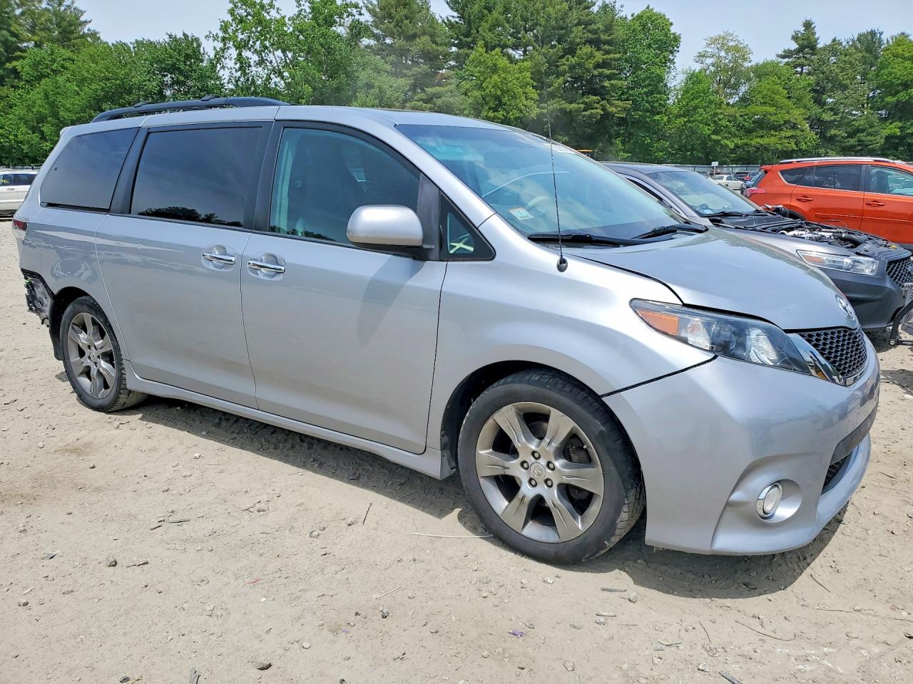 2014 Toyota Sienna Sport Silver vin: 5TDXK3DC7ES423077
