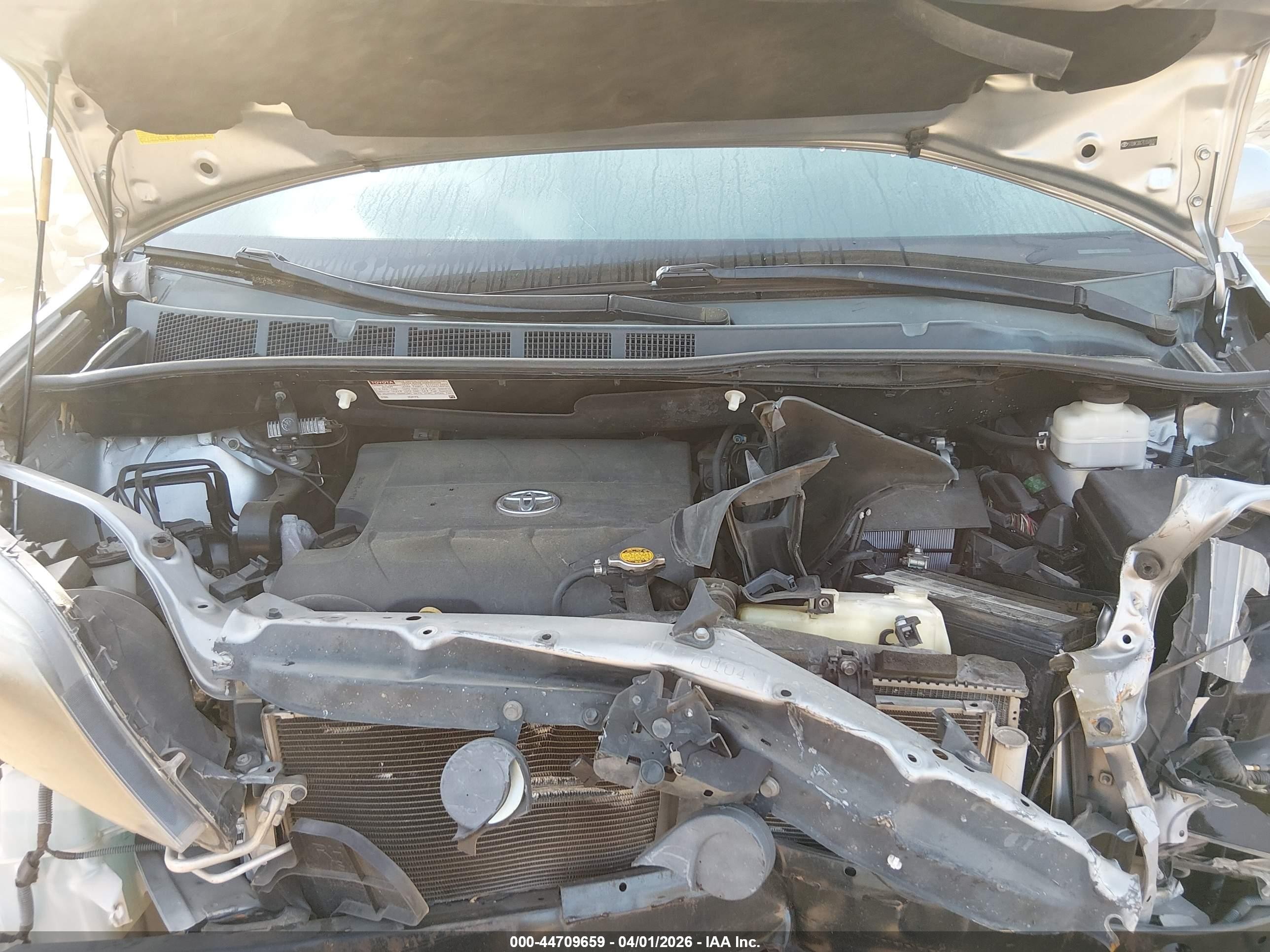 2014 Toyota Sienna Se 8 Passenger Серебряный vin: 5TDXK3DC7ES509201