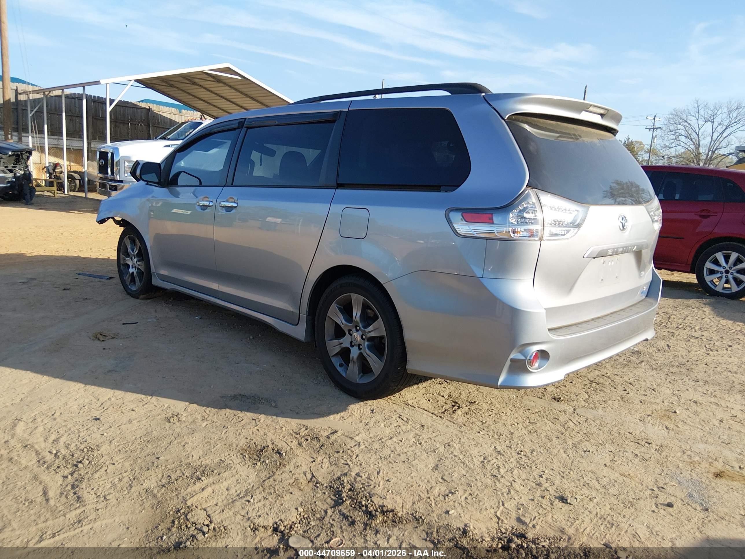 2014 Toyota Sienna Se 8 Passenger Серебряный vin: 5TDXK3DC7ES509201