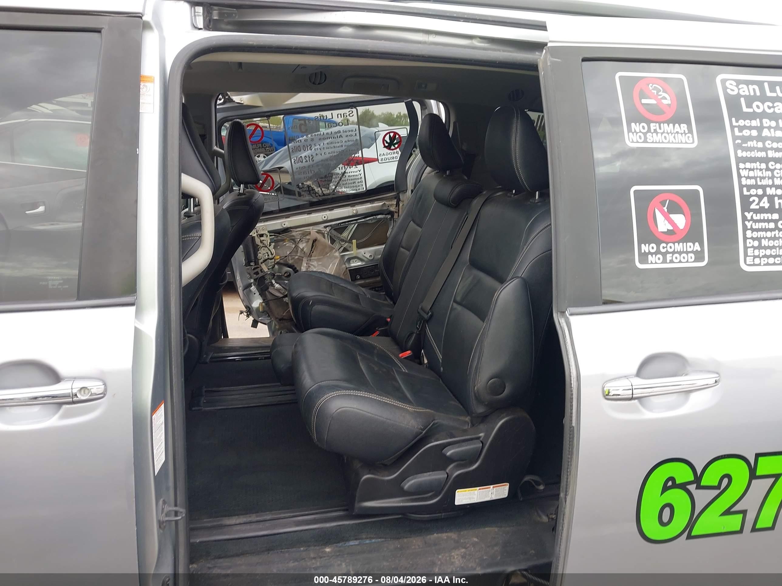 2015 Toyota Sienna Se Premium 8 Passenger Серебряный vin: 5TDXK3DC7FS528252