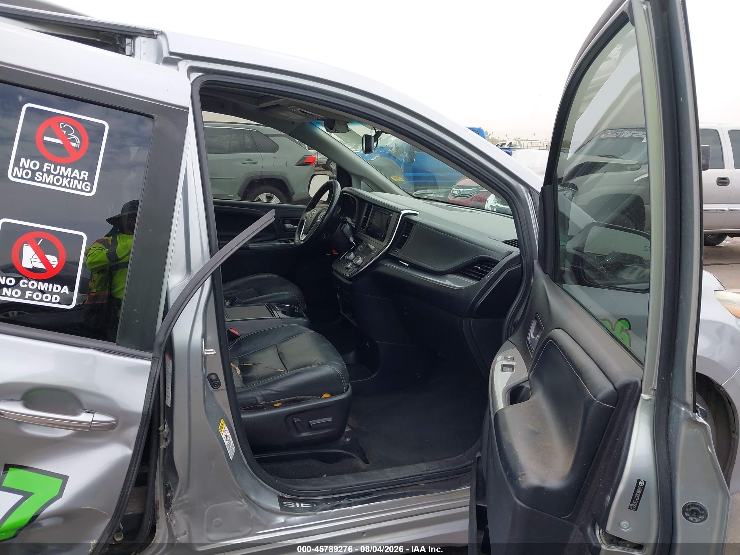2015 Toyota Sienna Se Premium 8 Passenger Серебряный vin: 5TDXK3DC7FS528252