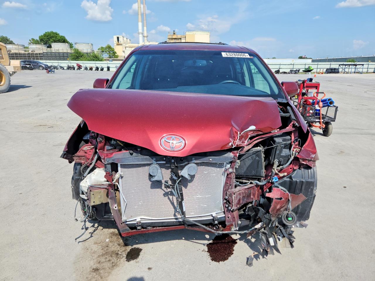 2015 Toyota Sienna Sport Maroon vin: 5TDXK3DC7FS536058