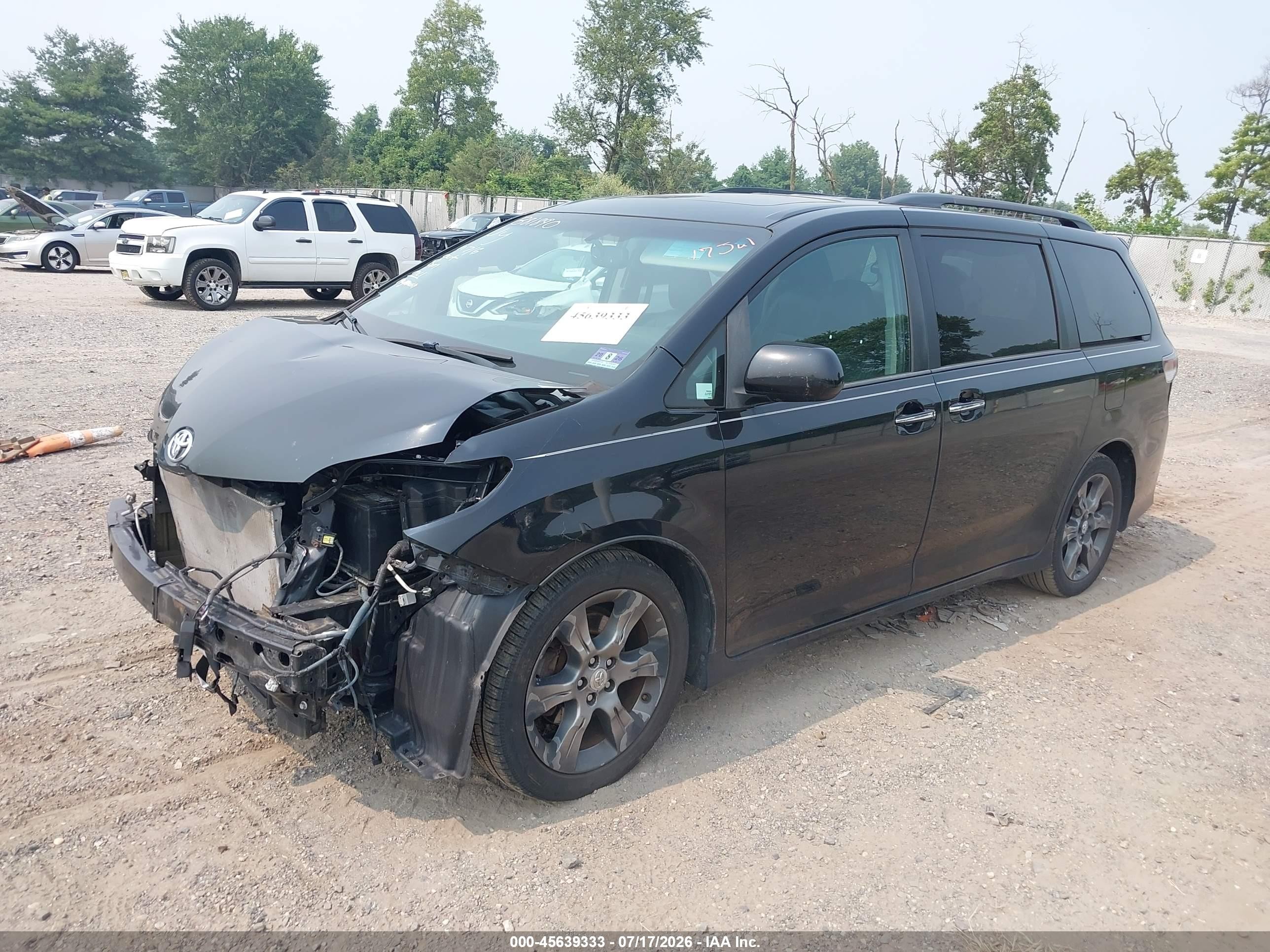 2015 Toyota Sienna Se Premium 8 Passenger Black vin: 5TDXK3DC7FS636628