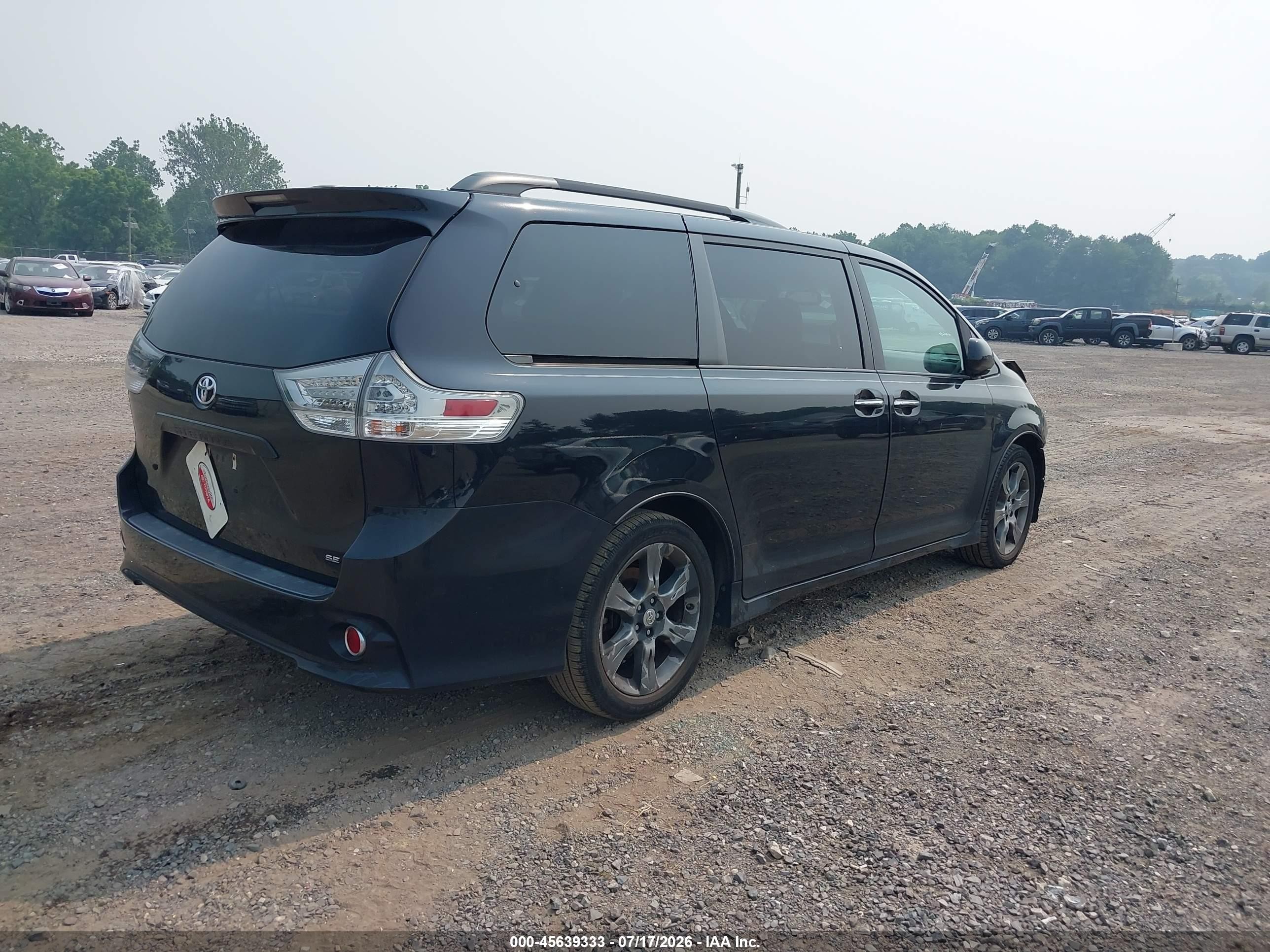 2015 Toyota Sienna Se Premium 8 Passenger Black vin: 5TDXK3DC7FS636628