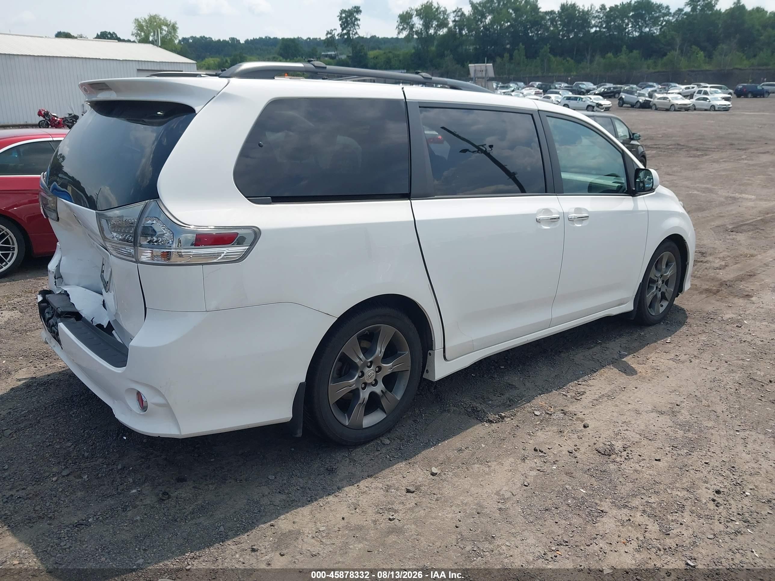 2016 Toyota Sienna Se Premium 8 Passenger White vin: 5TDXK3DC7GS763512