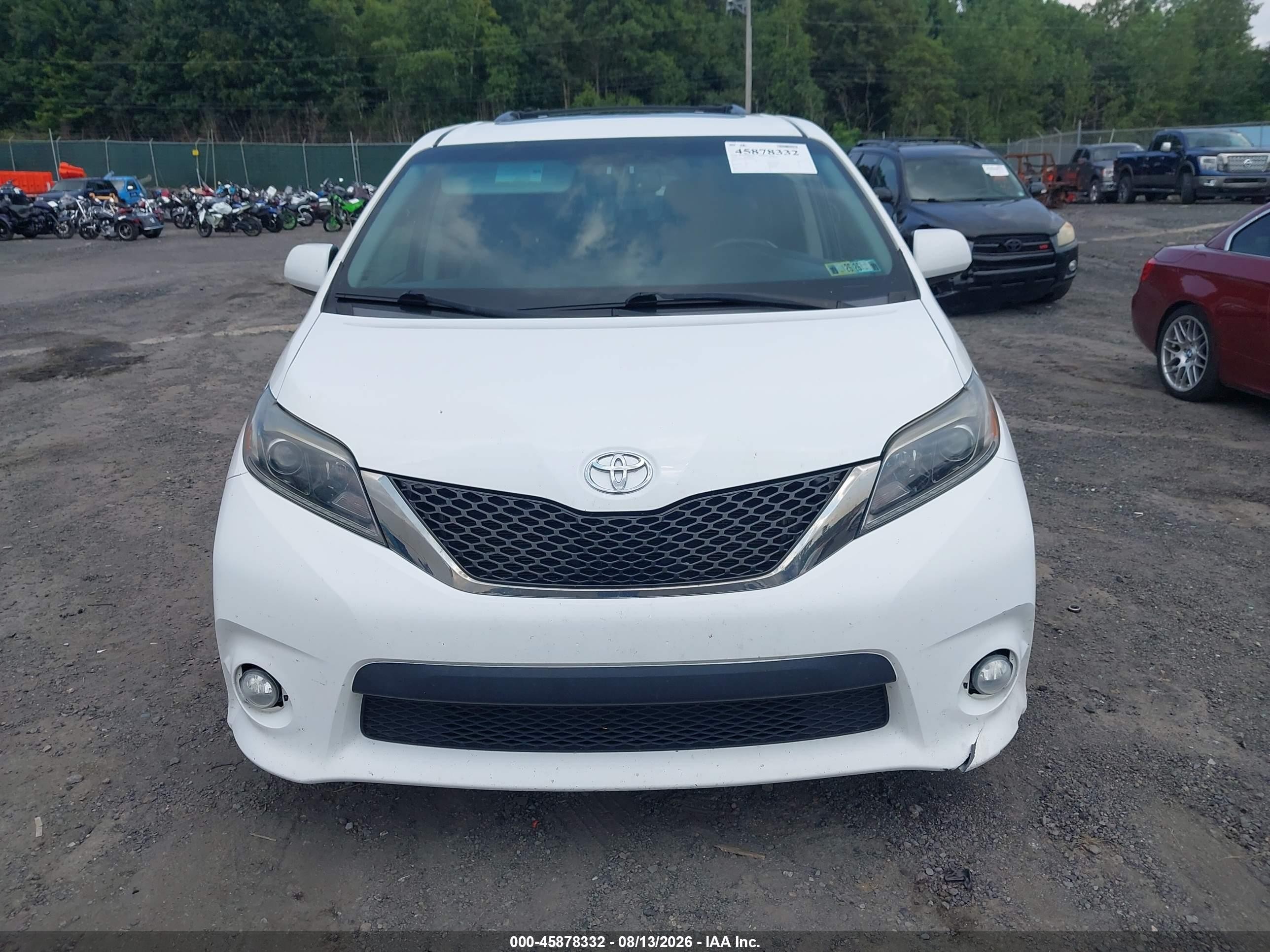 2016 Toyota Sienna Se Premium 8 Passenger White vin: 5TDXK3DC7GS763512