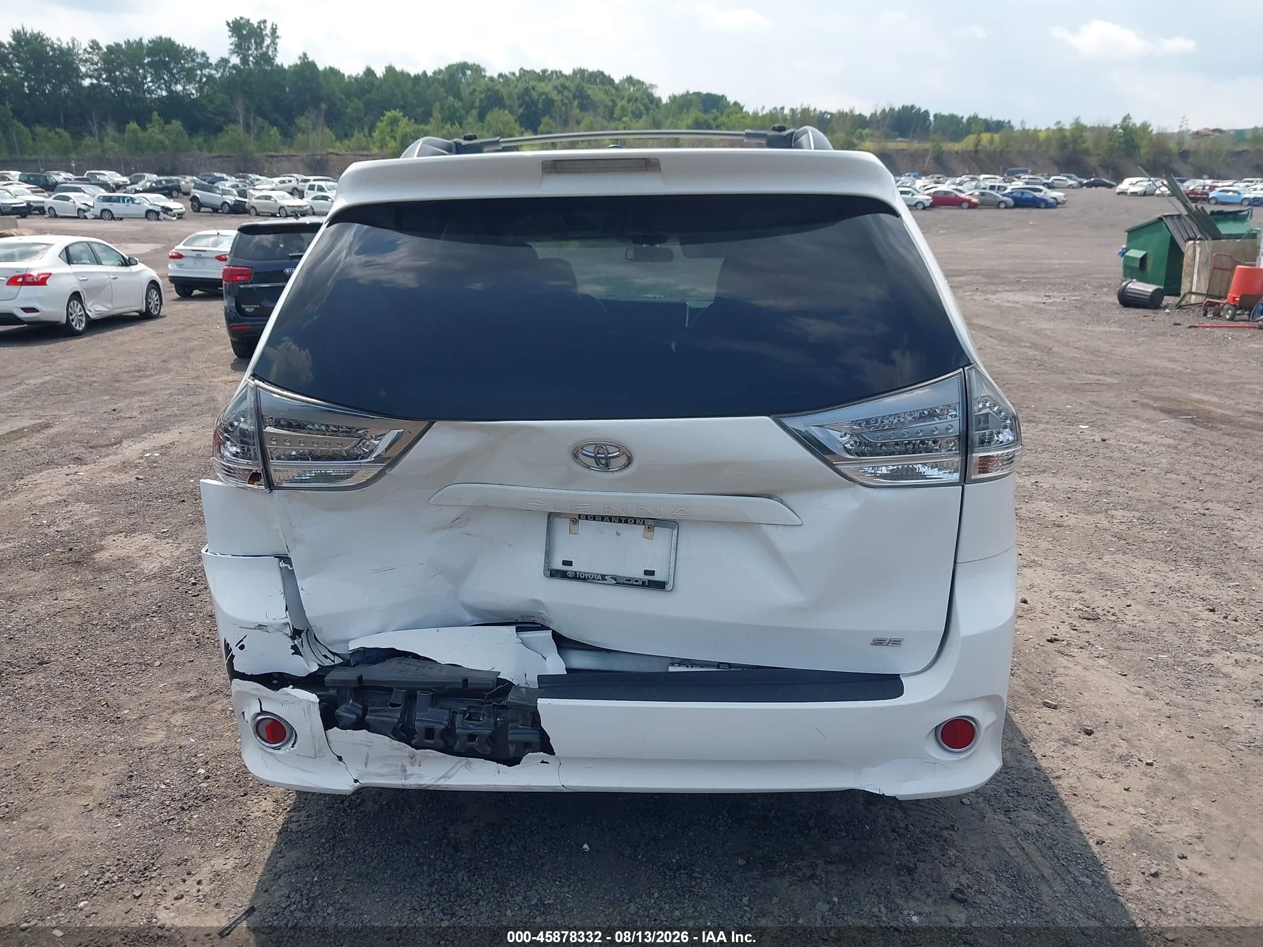 2016 Toyota Sienna Se Premium 8 Passenger White vin: 5TDXK3DC7GS763512
