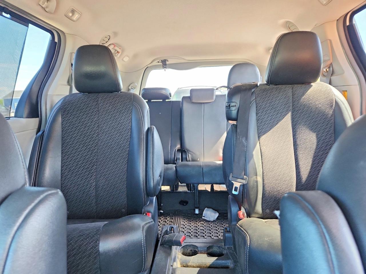 2011 Toyota Sienna Sport White vin: 5TDXK3DC8BS147052