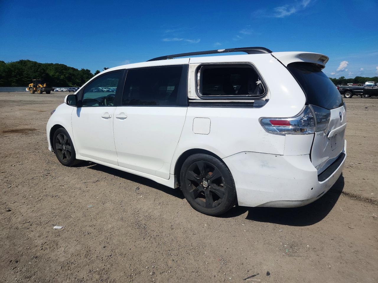 2011 Toyota Sienna Sport White vin: 5TDXK3DC8BS147052