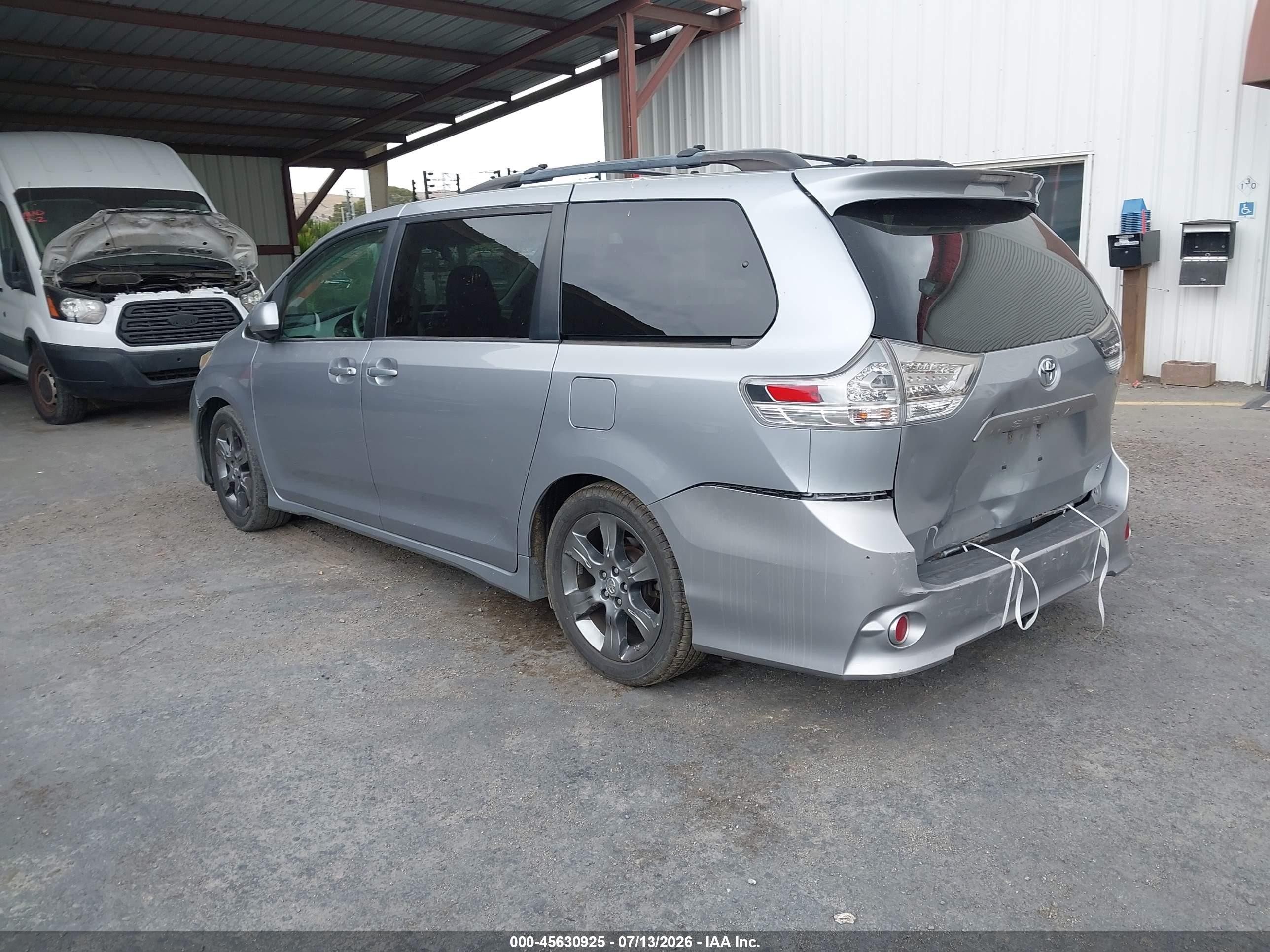 2011 Toyota Sienna Se Silver vin: 5TDXK3DC8BS159475