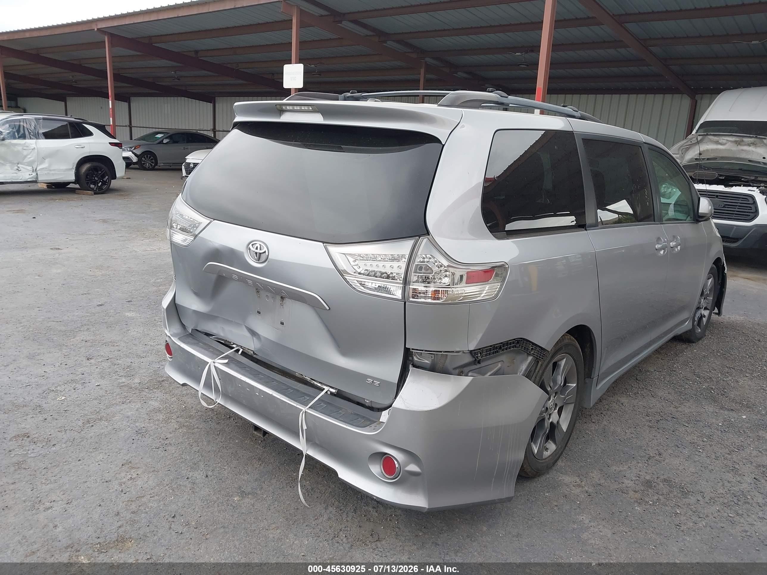 2011 Toyota Sienna Se Silver vin: 5TDXK3DC8BS159475