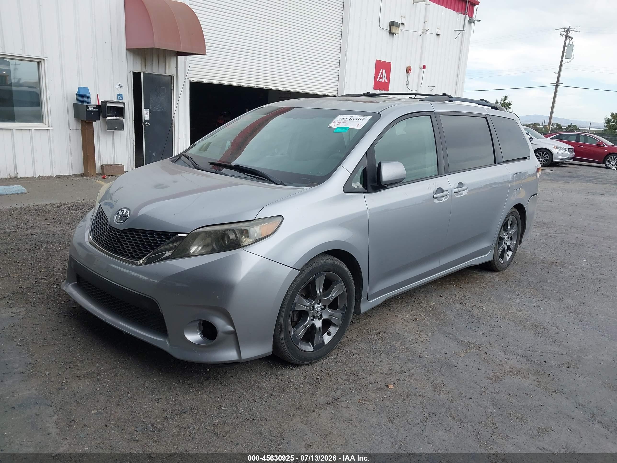 2011 Toyota Sienna Se Silver vin: 5TDXK3DC8BS159475