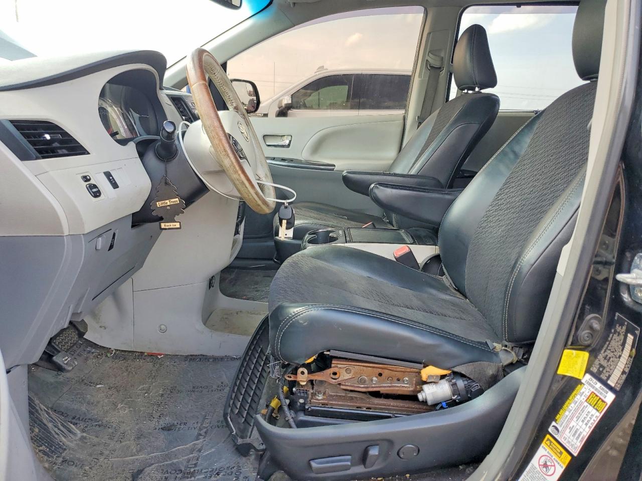 2012 Toyota Sienna Sport Черный vin: 5TDXK3DC8CS225038