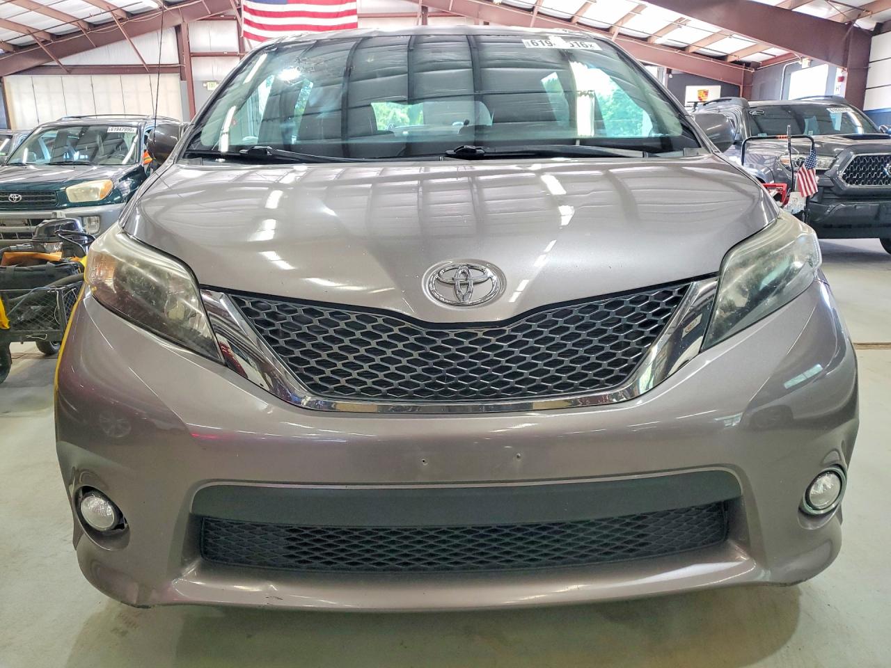 2012 Toyota Sienna Sport Gray vin: 5TDXK3DC8CS230689