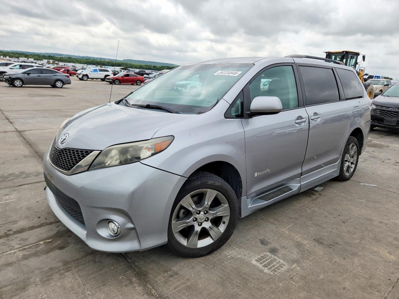 2012 Toyota Sienna Sport Silver vin: 5TDXK3DC8CS246889