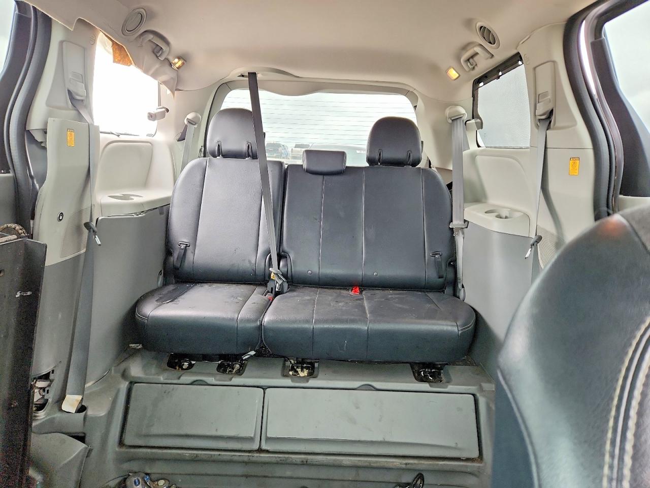 2012 Toyota Sienna Sport Silver vin: 5TDXK3DC8CS246889
