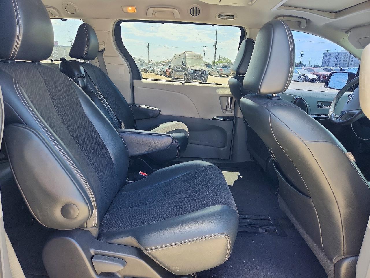 2013 Toyota Sienna Sport Black vin: 5TDXK3DC8DS313184