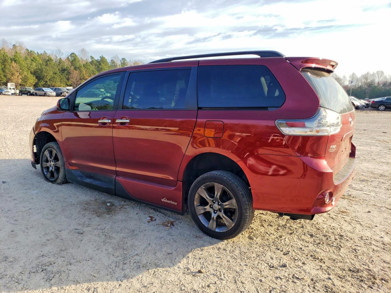 2013 Toyota Sienna Se 8-passenger Burgundy vin: 5TDXK3DC8DS338800