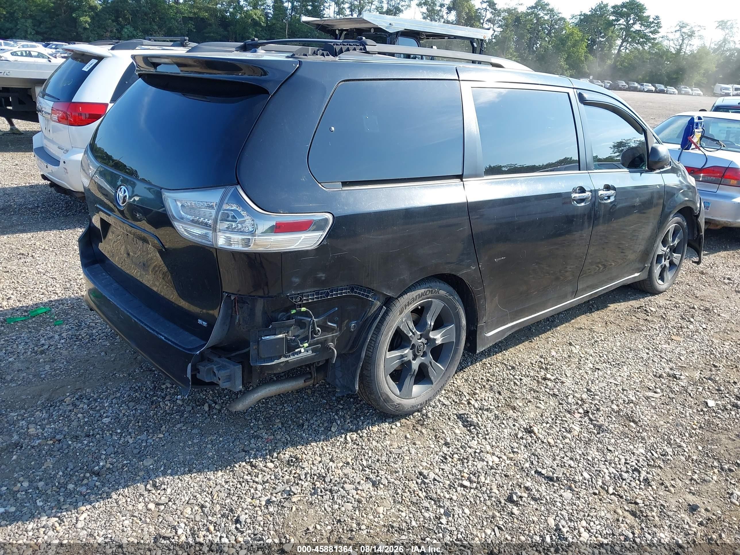 2013 Toyota Sienna Se 8 Passenger Black vin: 5TDXK3DC8DS346086