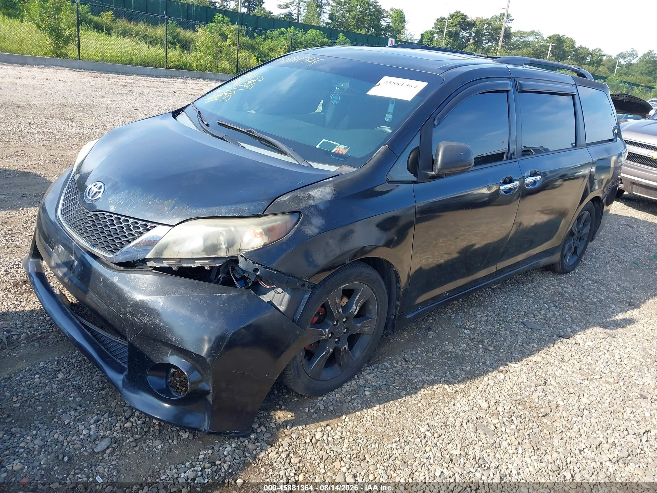 2013 Toyota Sienna Se 8 Passenger Black vin: 5TDXK3DC8DS346086