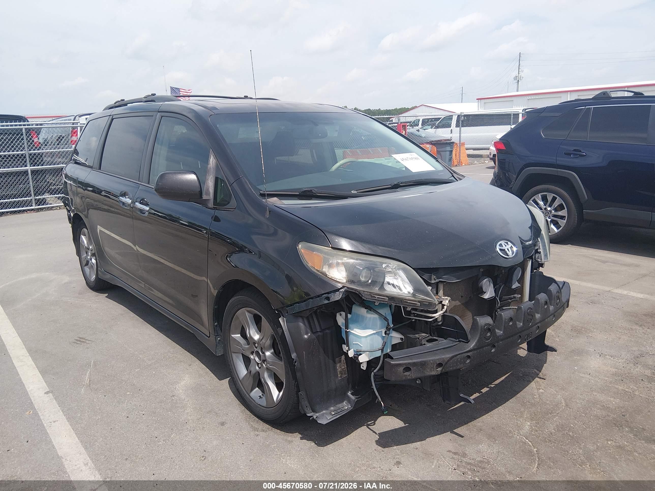 2013 Toyota Sienna Se 8 Passenger Black vin: 5TDXK3DC8DS348520