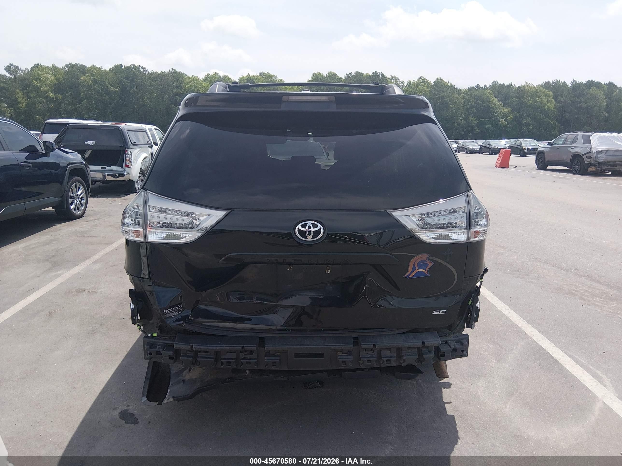 2013 Toyota Sienna Se 8 Passenger Black vin: 5TDXK3DC8DS348520