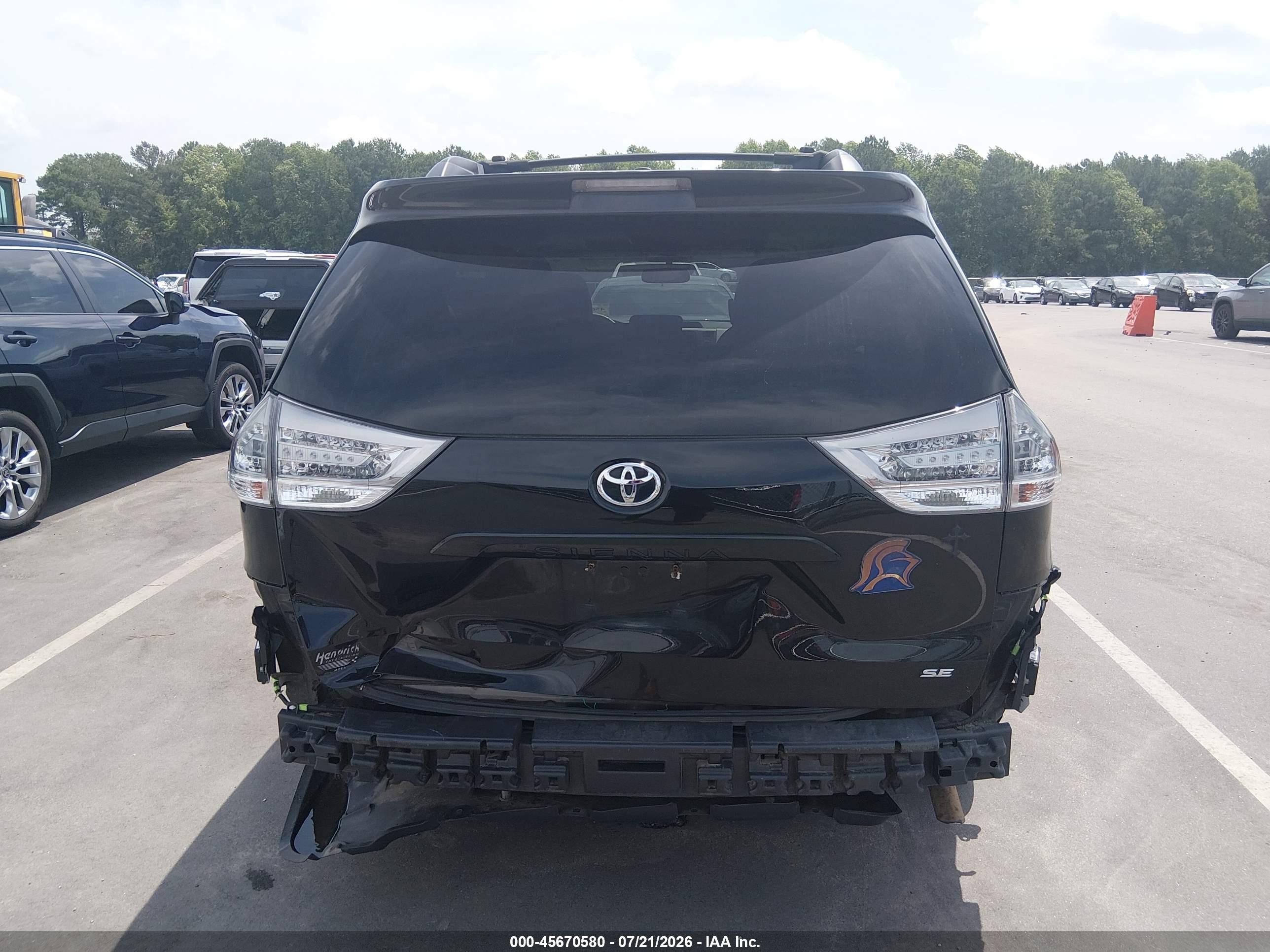2013 Toyota Sienna Se 8 Passenger Black vin: 5TDXK3DC8DS348520