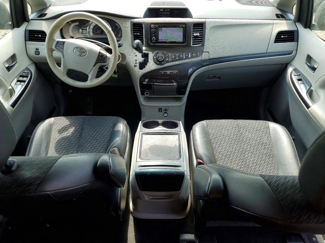 2014 Toyota Sienna Silver vin: 5TDXK3DC8ES436078