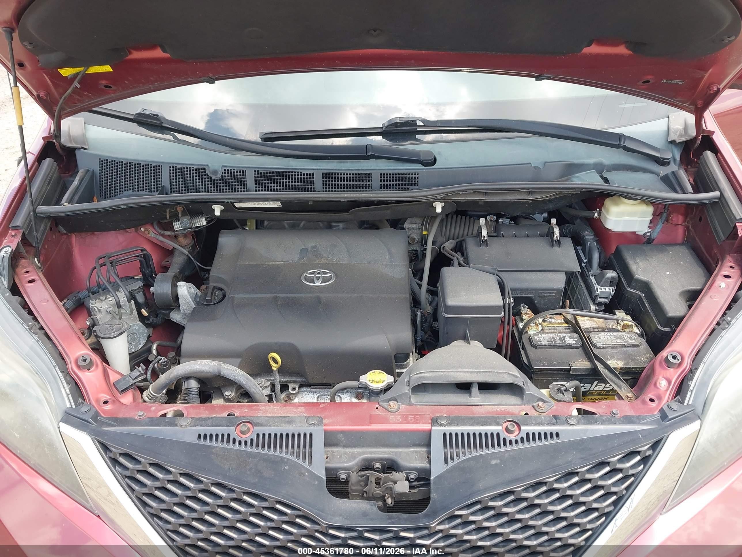 2014 Toyota Sienna Se 8 Passenger Red vin: 5TDXK3DC8ES466634
