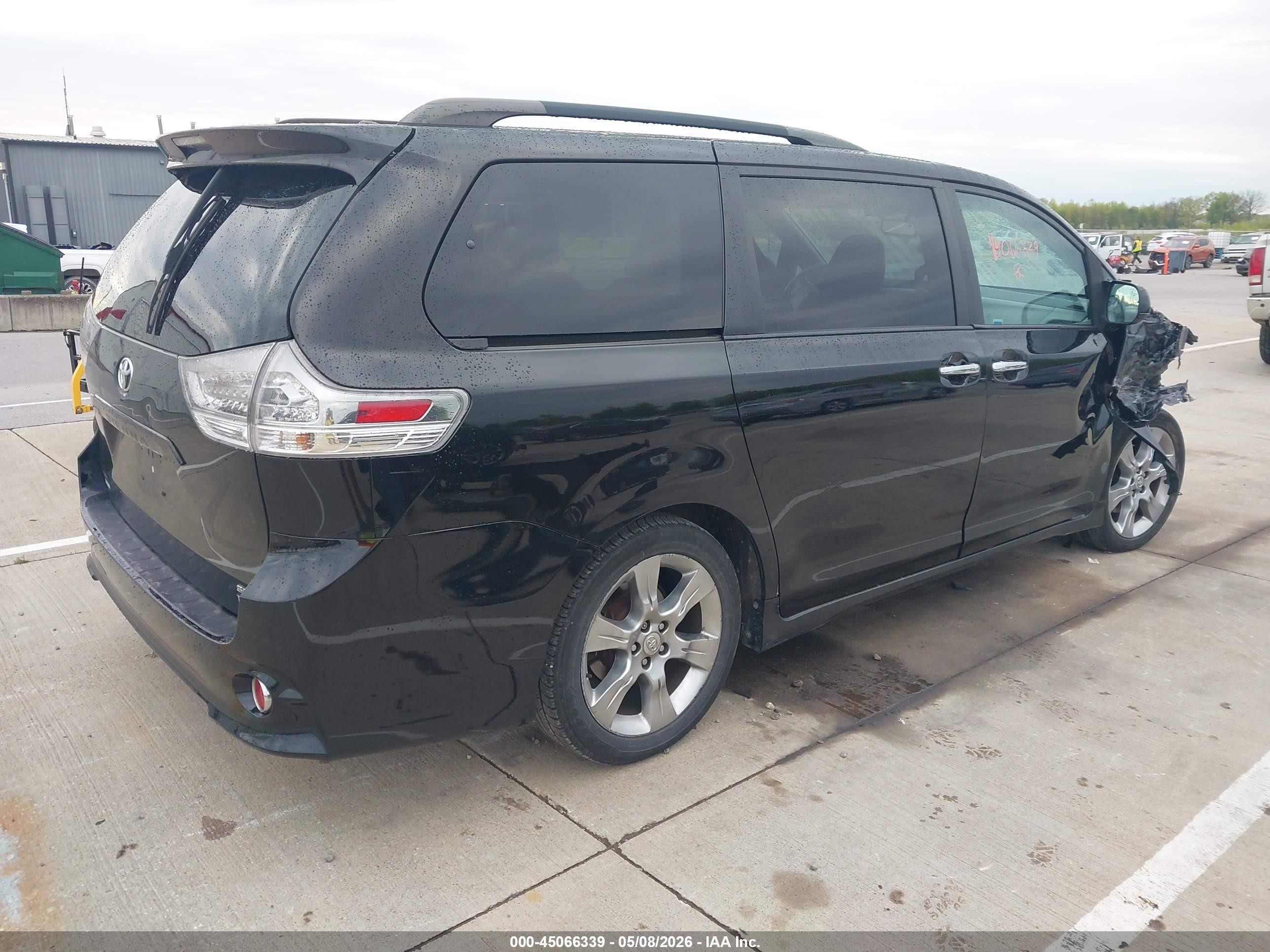 2014 Toyota Sienna Se 8 Passenger Black vin: 5TDXK3DC8ES504492