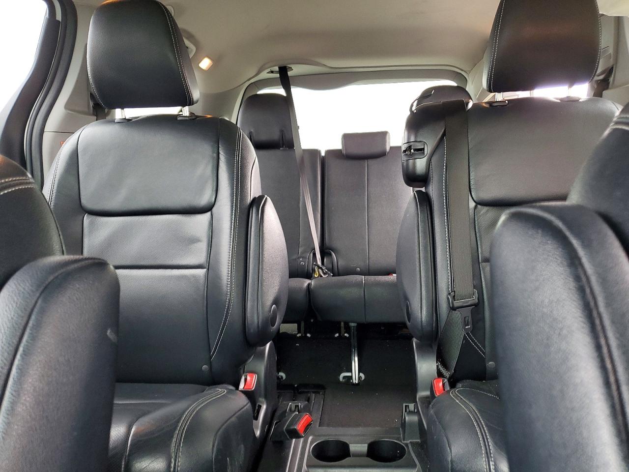 2015 Toyota Sienna White vin: 5TDXK3DC8FS586967