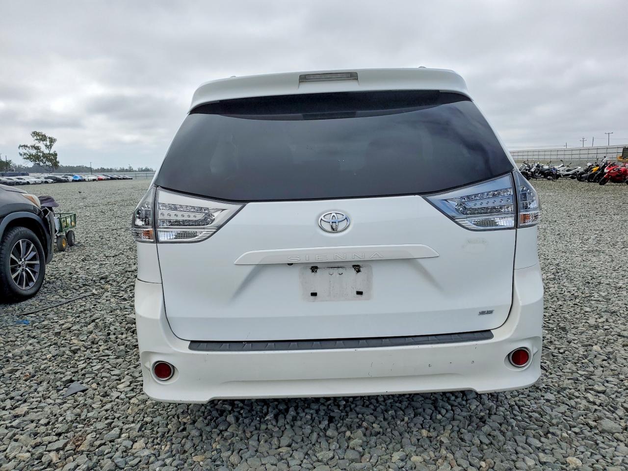 2015 Toyota Sienna White vin: 5TDXK3DC8FS586967