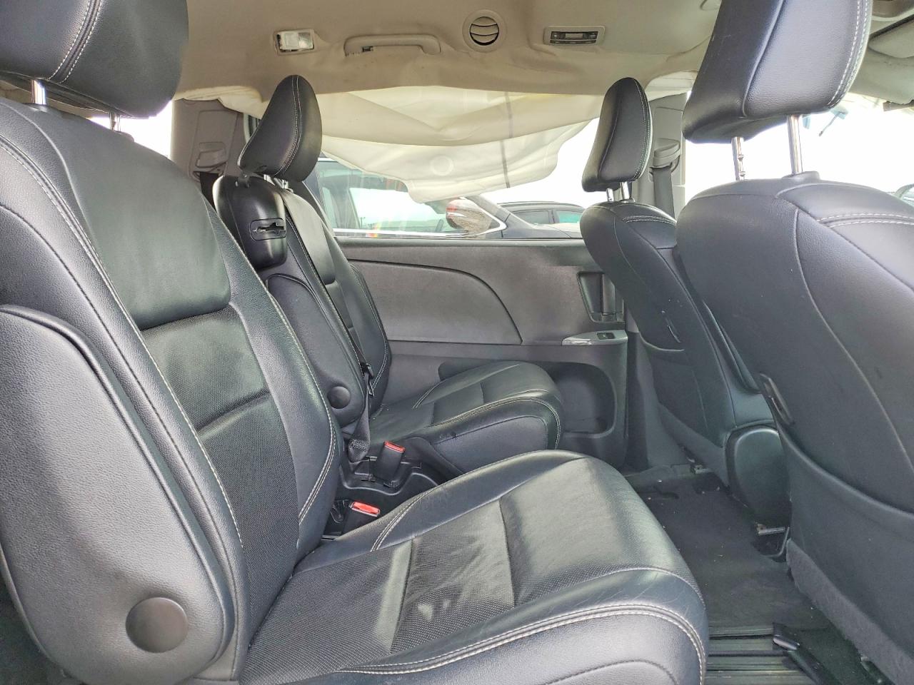 2015 Toyota Sienna White vin: 5TDXK3DC8FS586967