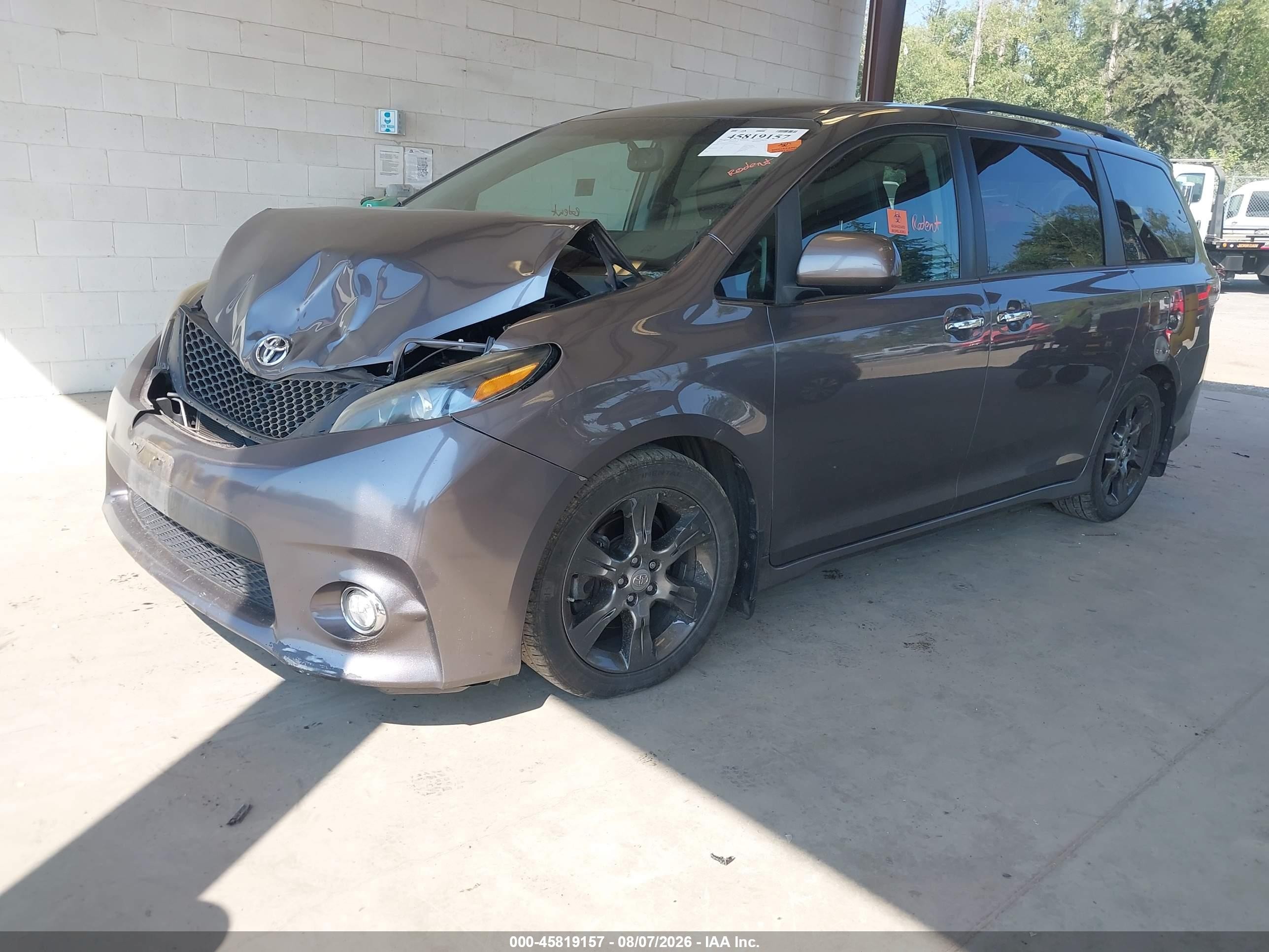 2015 Toyota Sienna Se 8 Passenger Gray vin: 5TDXK3DC8FS635665